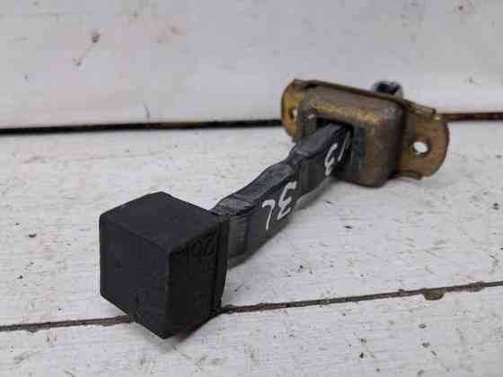 Ограничитель двери задний левый Mitsubishi Pajero Wagon 3 3.2 ДИЗЕЛЬ 4M41 1999 (б/у) Київ