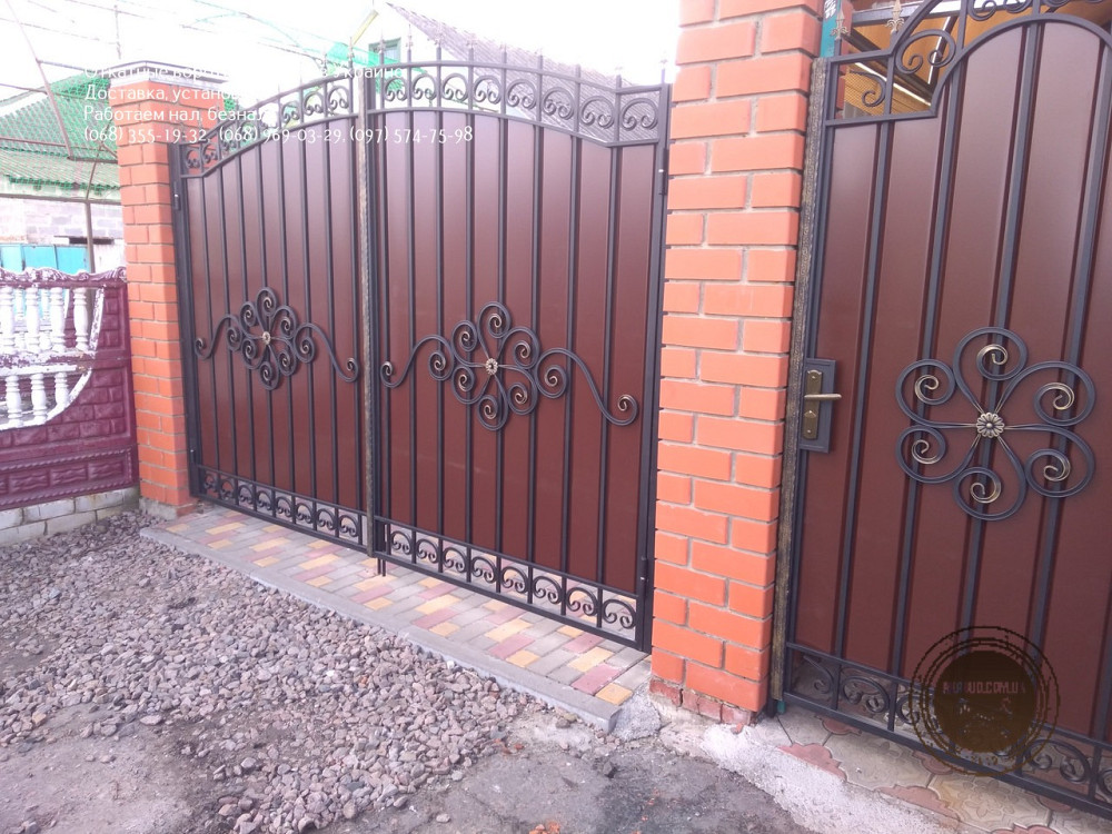 Распашные двухстворчатые металлические ворота. Откатные ворота Кривой Рог - изображение 1