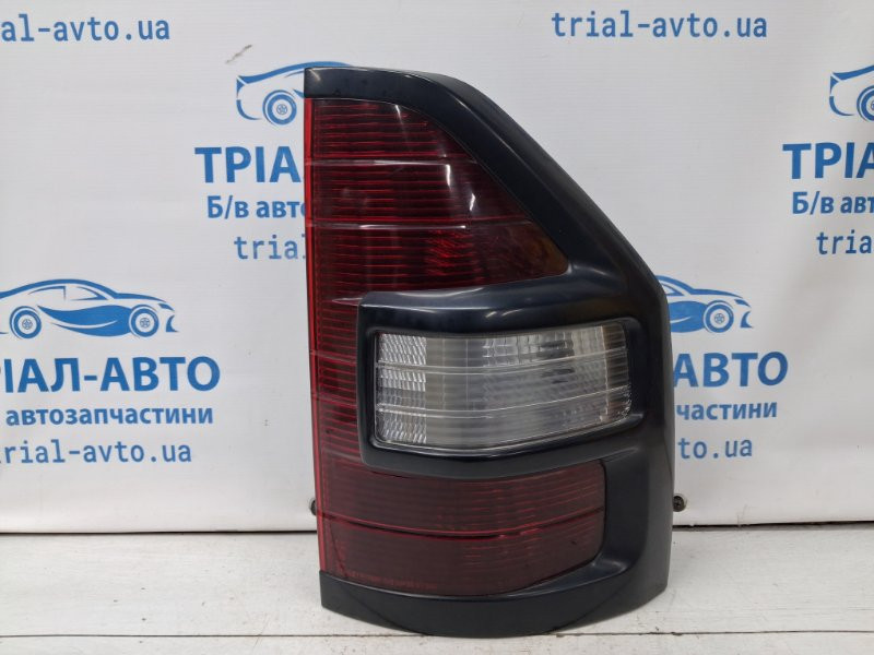 Фонарь задний внешний правый Mitsubishi Pajero Wagon 3 3.2 ДИЗЕЛЬ 4M41 1999 (б/у) Киев - изображение 1