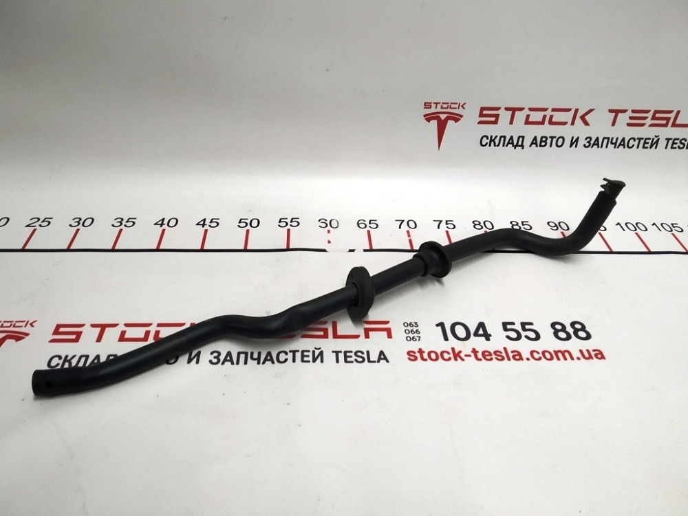 Сливной шланг кондиционера с противоконденсатной заслонкой и уплотнителями Tesla model S 1486478-00- Киев - изображение 1