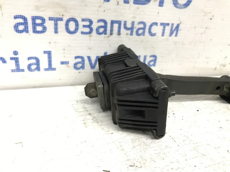 Ограничитель двери задний правый Toyota Avensis 2002-2010 6863005040 (Арт. 31196) Киев - изображение 2