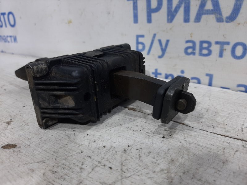 Ограничитель двери передний левый Toyota Avensis 2002-2010 6861005040 (Арт. 26430) Київ - зображення 2