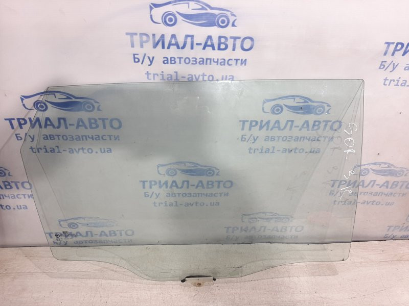 Стекло двери заднее правое Kia Sorento XM 2.0 DIESEL 2009 (б/у) Киев - изображение 1