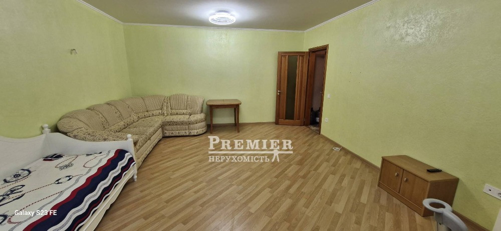 У продажу трикімнатна простора, світла двостороння квартира Черноморск - изображение 3