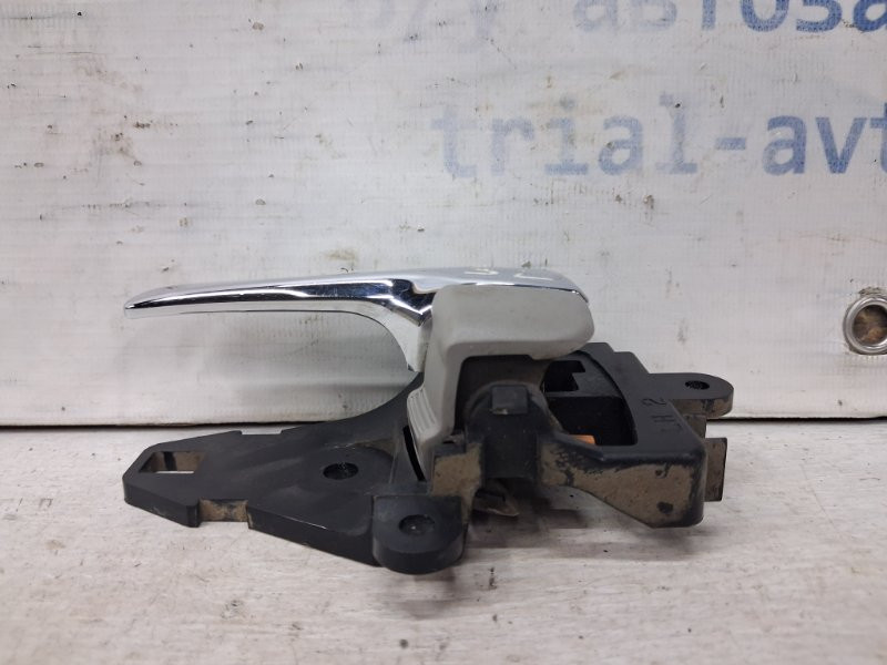 Ручка двери внутренняя левая Mitsubishi L200 KB 2.5 DIESEL 4D56 2006 (б/у) Київ - зображення 2