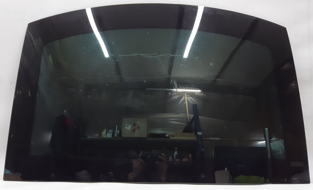 Стекло люка(округлый язычок) с повреждением Tesla model S 1026856-S0-C Киев - изображение 1