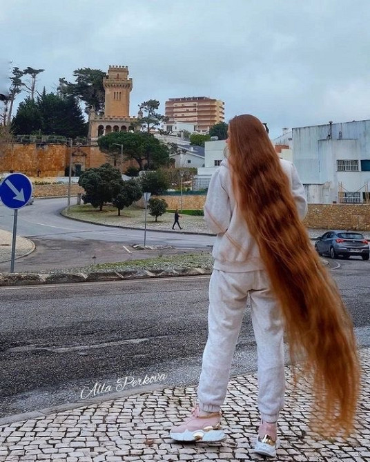 Куплю волосся Дорого у ХАРКОВІ У Подарунок модельна стрижка Телефон 096 100 27 22,063 301 33 56 Харьков - изображение 1