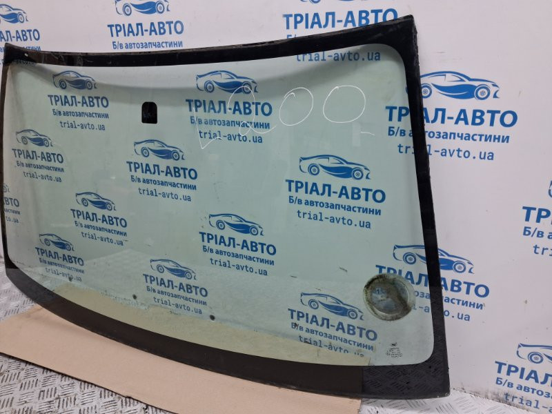 Стекло лобовое Mitsubishi L200 KB 2.5 ДИЗЕЛЬ 4D56U МКПП 2006 (б/у) Київ - зображення 3