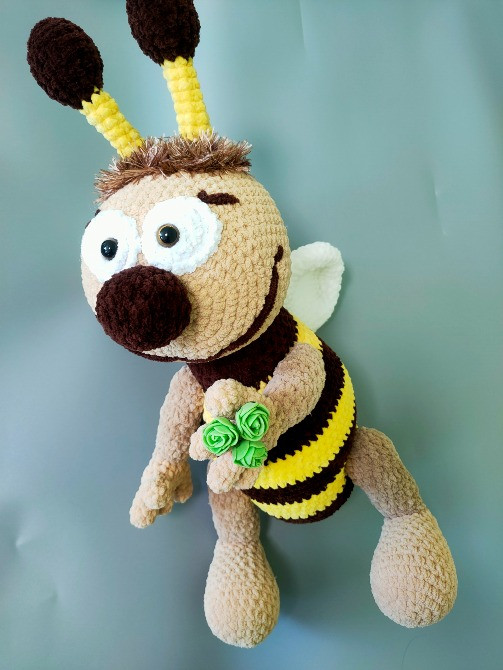 Іграшка м'яка дитяча в'язана 45 см Бджілка з чубчиком ручная работа handmade Нововолинськ - зображення 1