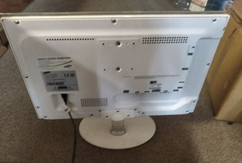 Телевізор Samsung UE-22C4010 Київ - зображення 2