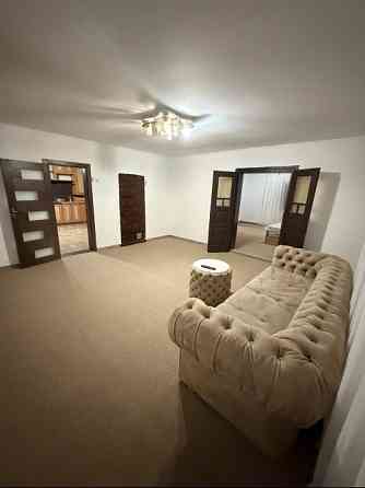 Триповерховий мансардний будинок в Яремче 240 м² Яремче