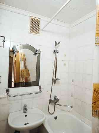 Продам. 2-к.кв. 4/9, пр.Богдана Хмельницького 26 Дніпро