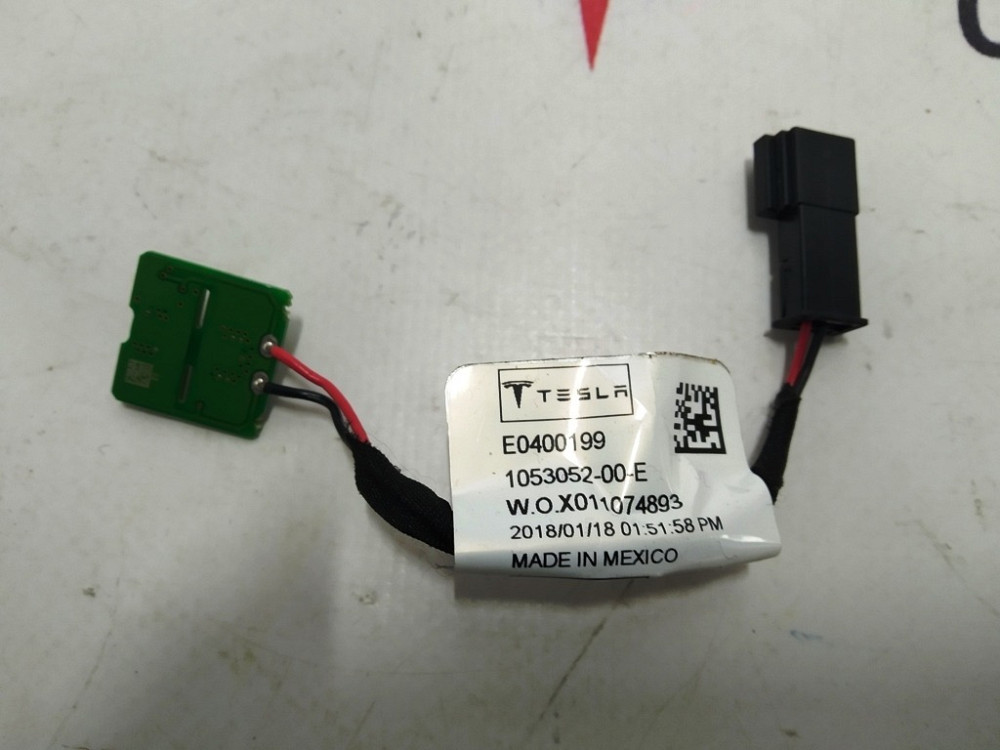 Элемент электропроводки подсветки двери передней правой Tesla model X 1053052-00-E Киев - изображение 2
