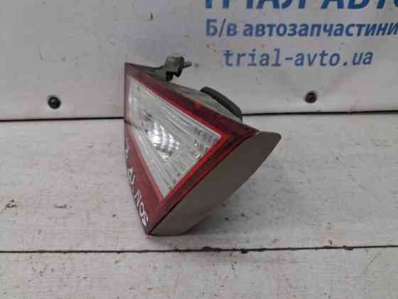 Фонарь задний внутренний правый Hyundai Sonata YF 2.4 БЕНЗИН G4KJ 2010 (б/у) Киев
