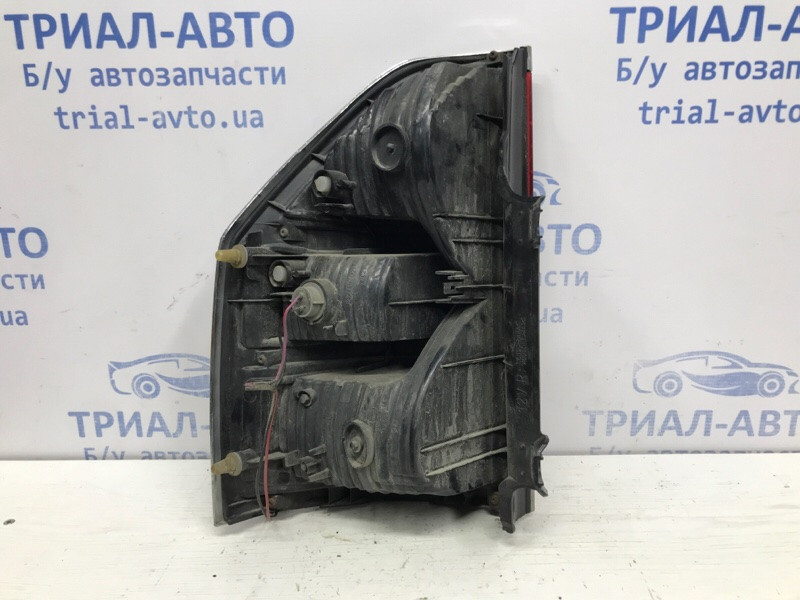 Фонарь задний внешний правый Mitsubishi Pajero Wagon 3 3.2 ДИЗЕЛЬ 4M41 1999 (б/у) Київ - зображення 4