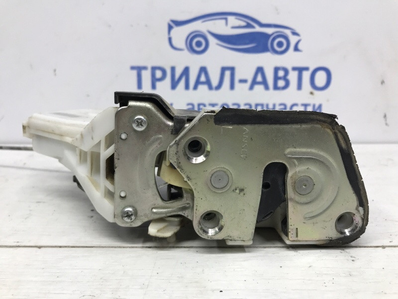 Замок двери задний левый Mitsubishi Pajero Wagon 4 3.2 ДИЗЕЛЬ 4M41 2006 (б/у) Киев - изображение 4