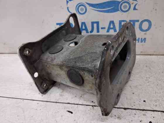 Кронштейн усилителя переднего бампера Kia Ceed 2006-2012 647201H010 (Арт. 84842) Киев