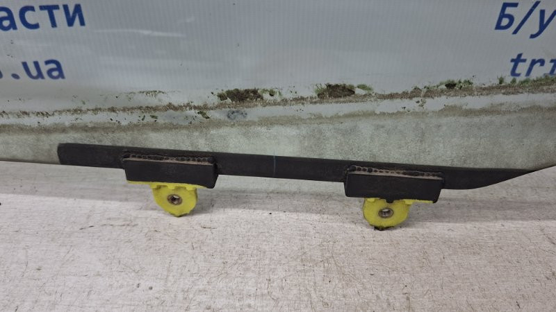 Стекло двери переднее левое Mitsubishi Lancer 9 1.6 БЕНЗИН 4G18 2003 (б/у) Київ - зображення 3