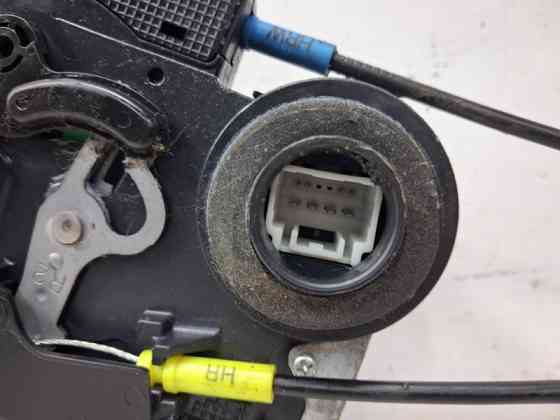 Замок двери задний правый Toyota Auris 2006-2012  (Арт. 63944) Киев