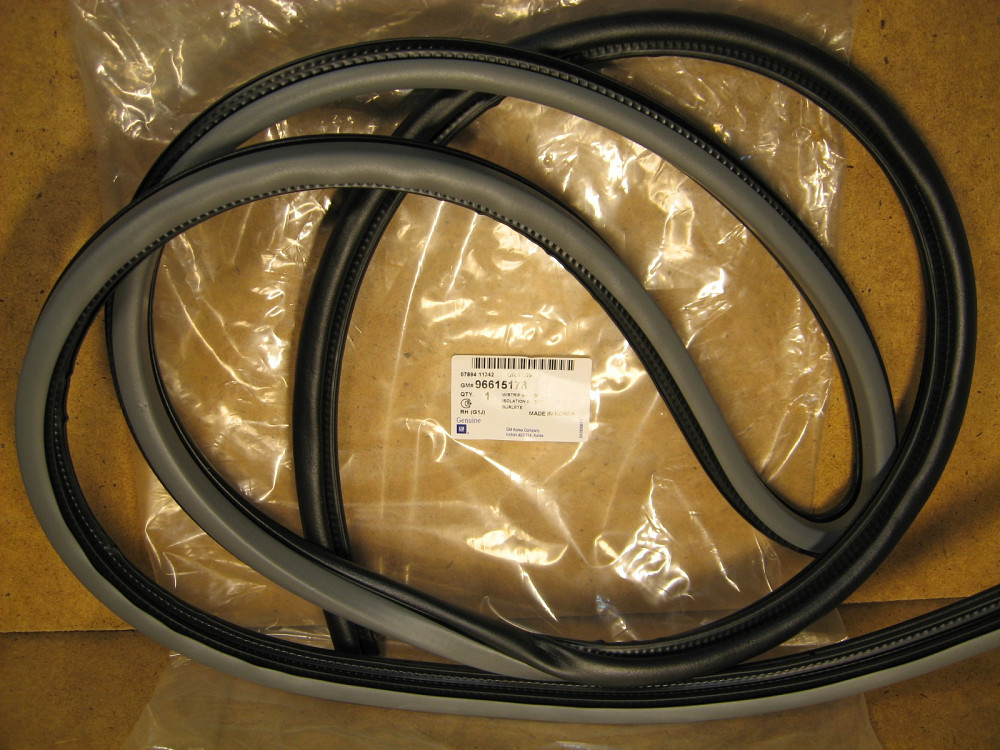 Уплотнитель проема передней двери Lacetti Дніпро - зображення 1