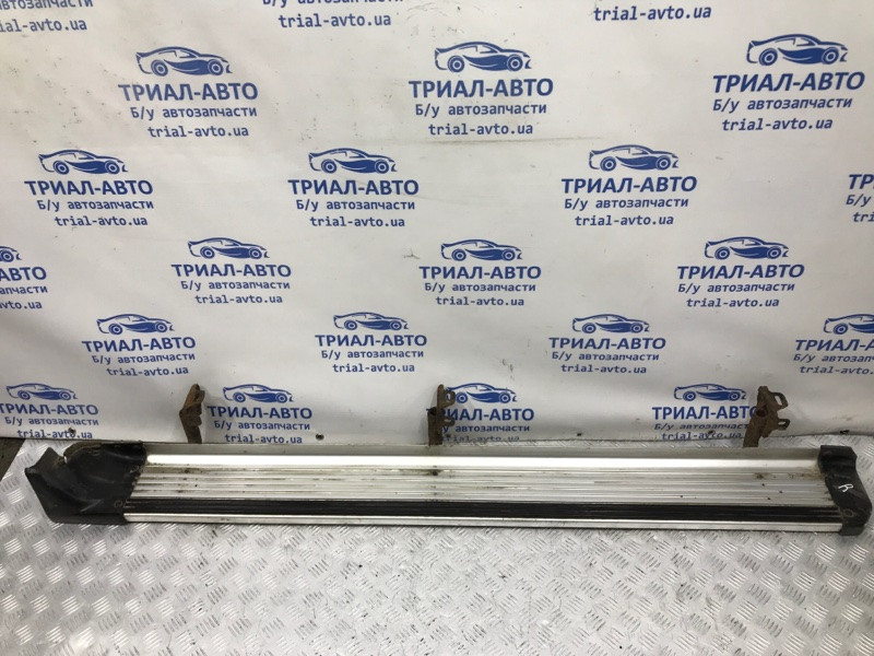 Подножка Mitsubishi Pajero Sport K9 2.5 DIESEL 4D56 1996 прав. (б/у) Киев - изображение 1