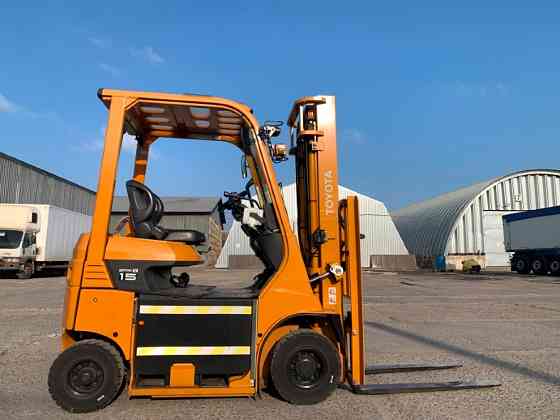 Вилковий електронавантажувач Toyota з напівкабіною, випуск кінець 2020 року Модель: 8FB15 Одеса