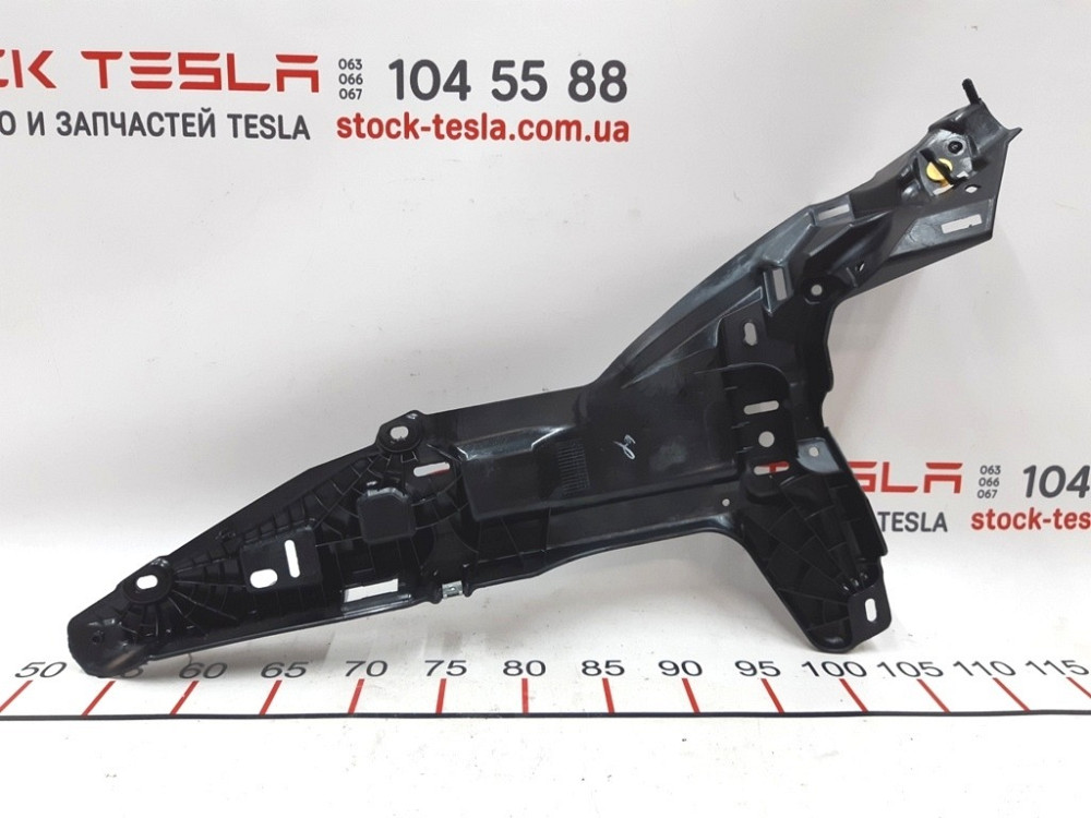 1Кронштейн внутренний правый стойки C Tesla model S, model S REST 1009273-00-F Киев - изображение 1