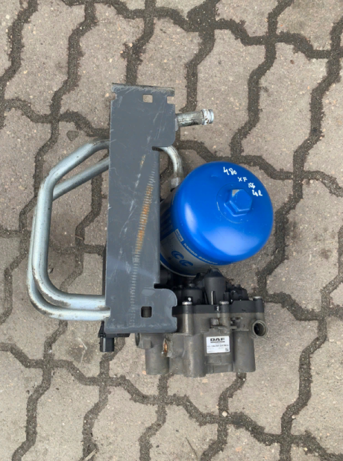 1915768, 1884298 Осушитель с краном DAF XF 106 Euro 6 1913300, 1943159 Львів - зображення 1