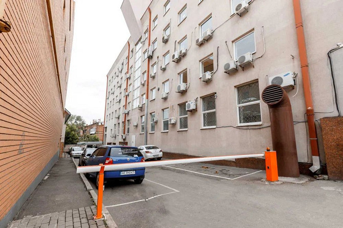 Продам. Торгово-офісна будівля 5718 м.кв. 37 соток. Центр. вул. Святослава Хороброго Дніпро - зображення 3