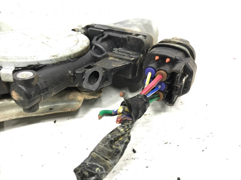 Стеклоподъемник задний правый Mitsubishi L200 KB 2.5 ДИЗЕЛЬ 4D56U 2006 (б/у) Київ - зображення 3