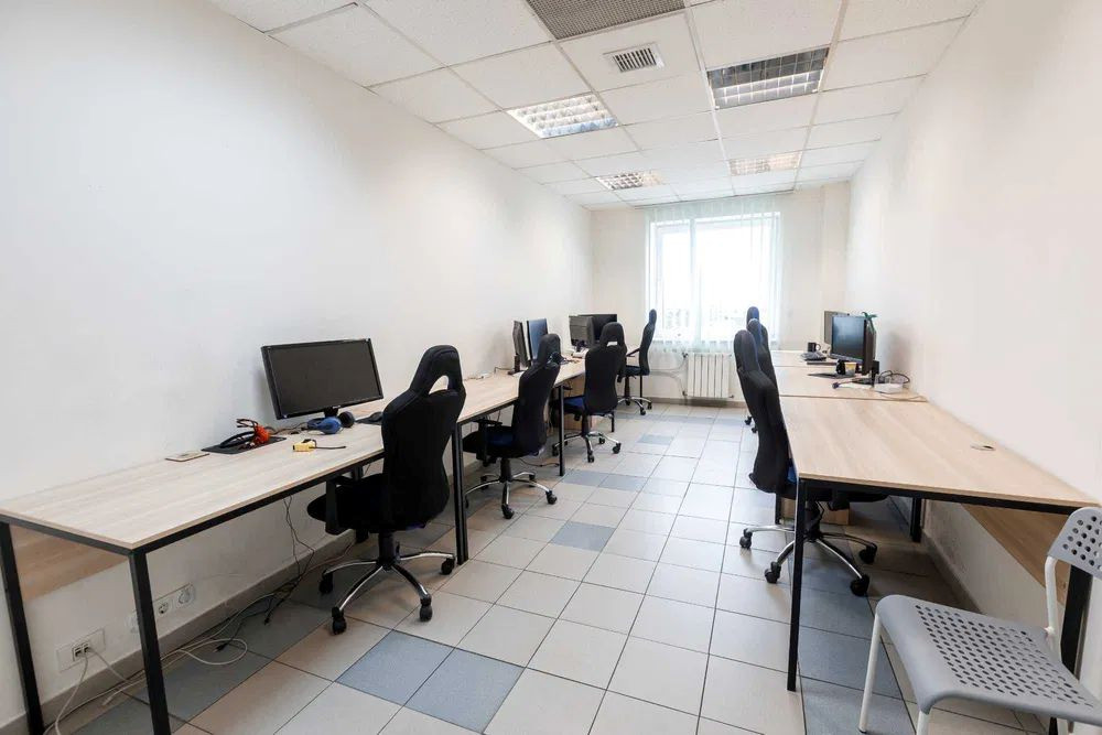 Продам. Торгово-офісна будівля 5718 м.кв. 37 соток. Центр. вул. Святослава Хороброго Днепр - изображение 6