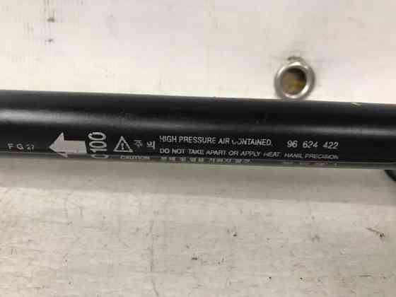 Амортизатор капота Chevrolet Captiva C100 2.4 БЕНЗИН Z24SED 2006 (б/у) Киев