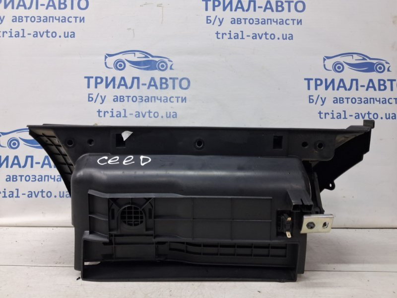 Бардачок Kia Ceed ED 1.6 DIESEL D4FB 2006 (б/у) Київ - зображення 3