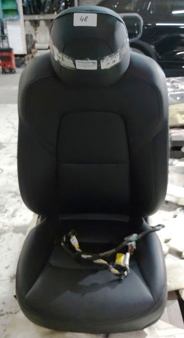 Сиденье водительское без датчика и подушки с повреждением PRM PUR BLK в частичном сборе Tesla model Київ - зображення 1