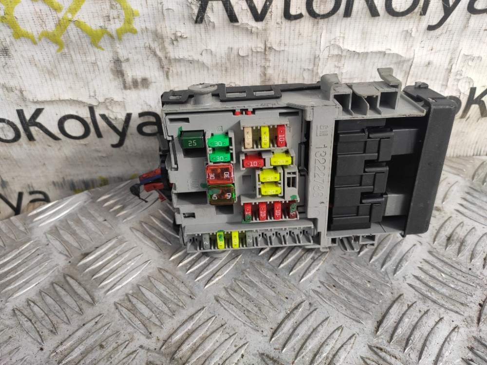 Блок предохранителей Opel Insignia 2009-2017 (13222786) Ковель - изображение 1