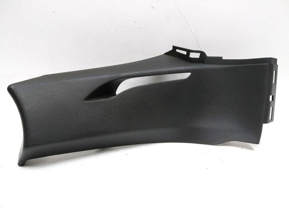 2Накладка ремня безопасности стойки С правой Tesla model S, model S REST 1024732-00-B Киев - изображение 1