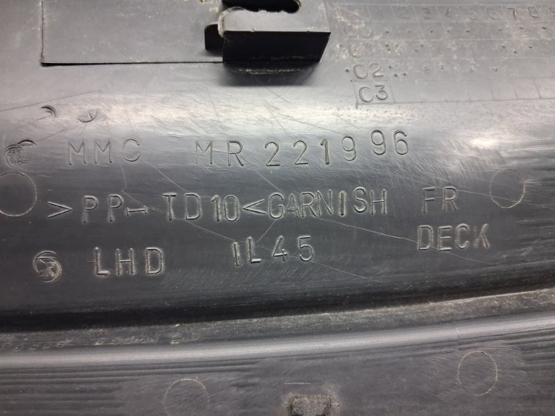 Дефлектор дворников Mitsubishi Pajero Sport 1996-2008 MR221996 (Арт. 77260) Київ - зображення 7
