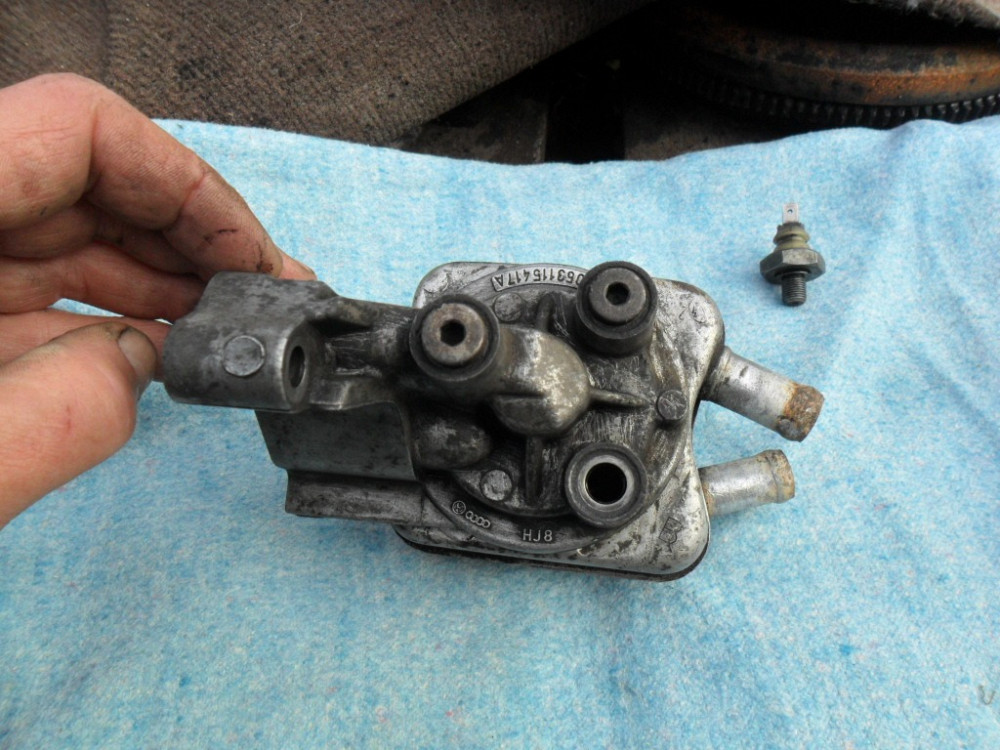 VAG 053115417A, Кронштейн масляного фільтра Фольксваген, оригінал Винница - изображение 3