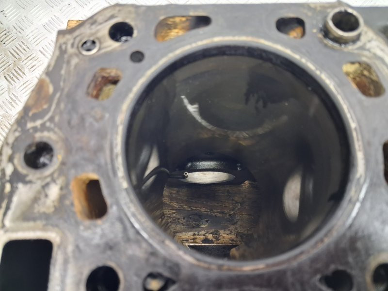 Блок ДВС Kia Sorento BL 2.5 DIESEL D4CB 2002 (б/у) Киев - изображение 10