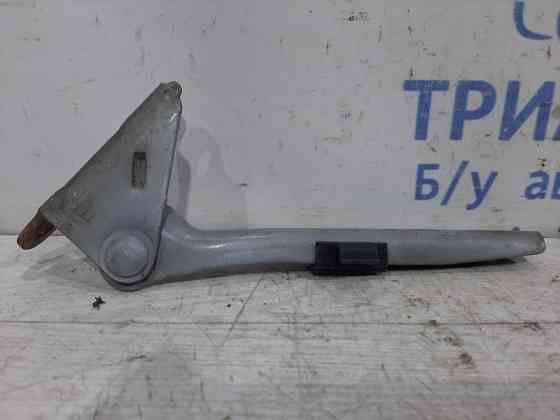 Петля капота правая Mitsubishi L200 KB 2.5 ДИЗЕЛЬ 4D56U 2006 (б/у) Киев