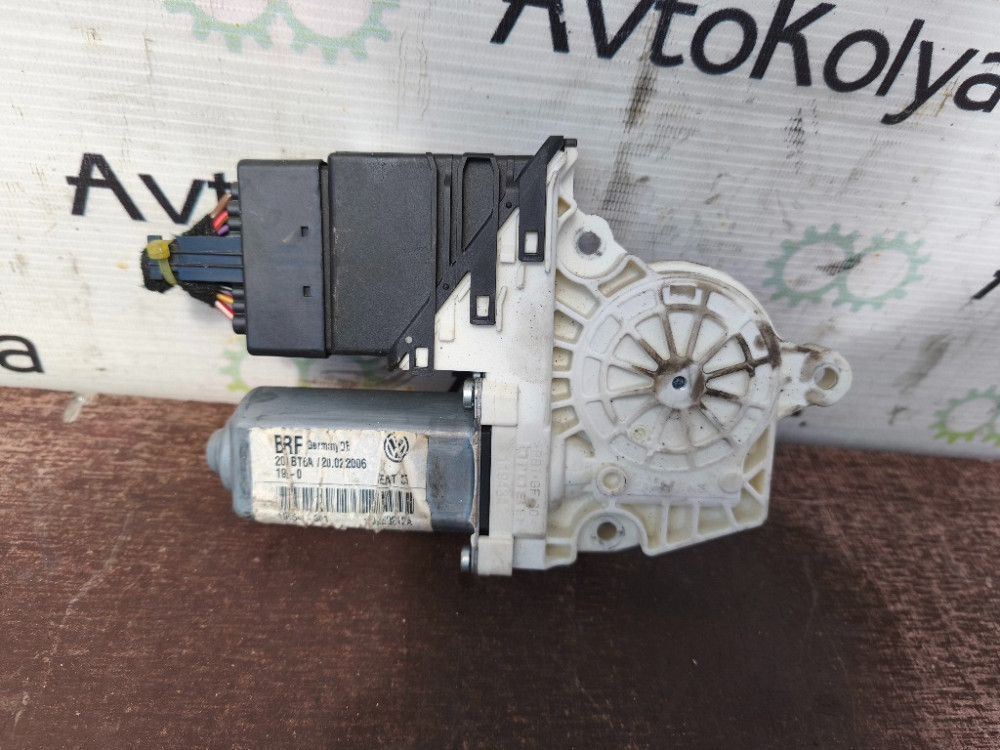 Моторчик стеклоподъемника задний правый VW Golf 4 1997-2003 (1C0959812A) Ковель - зображення 1