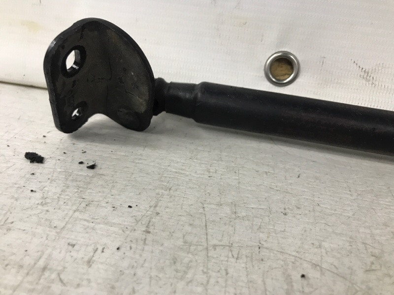 Амортизатор капота Kia Sorento 2002-2011 811813E010 (Арт. 59608) Киев - изображение 3