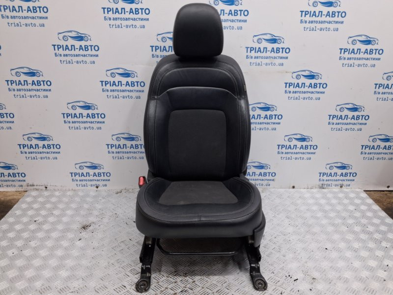 Сиденье переднее левое Kia Sportage SL 1.7 DIESEL D4FD 2010 (б/у) Киев - изображение 1