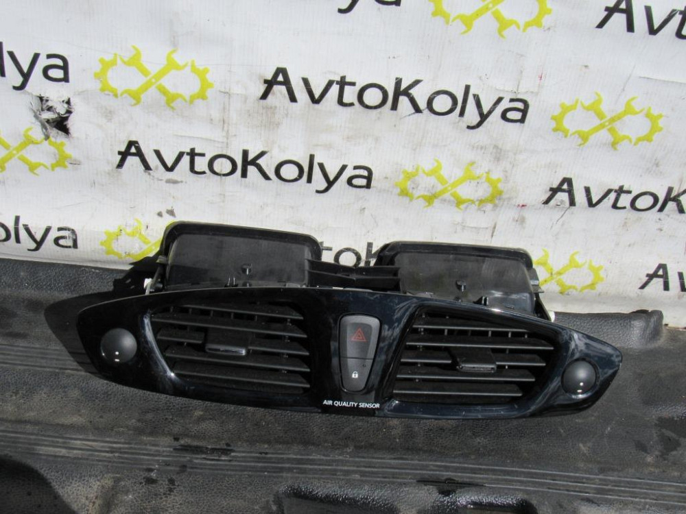 Дефлектор воздушный центральный  Renault Scenic III 2009-2016 (682600031R) Ковель - изображение 1