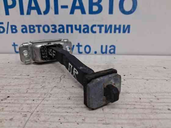 Ограничитель двери передний правый Hyundai Santa fe 2005-2012 793902B000 (Арт. 70795) Київ