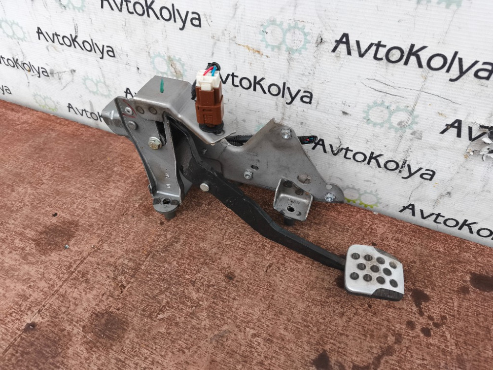 Педаль тормоза Nissan Note E11 2005-2012 Ковель - изображение 1