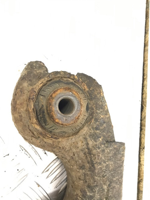 Рычаг задней подвески продольный левый Mitsubishi Pajero Sport K9 2.5 DIESEL 4D56 1996 (б/у) Киев - изображение 4