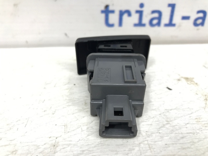 Кнопка аварийки Toyota Avensis T27 1.8 БЕНЗИН 2ZRFAE 2009 (б/у) Київ - зображення 3