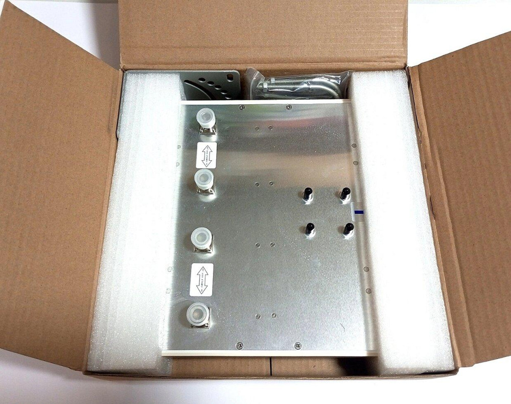 Антенна  2920-4650MHz 13dBi, до 200W, четырехканальная секторная с двойной поляризацией. Смотрите гр Днепр - изображение 2