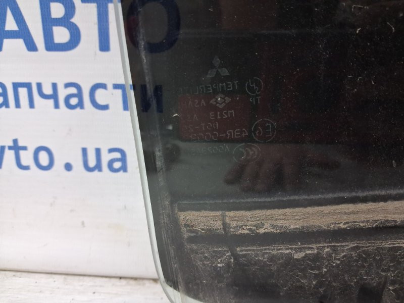 Стекло двери заднее правое Mitsubishi Pajero Wagon 3 3.2 ДИЗЕЛЬ 4M41 1999 (б/у) Київ - зображення 3